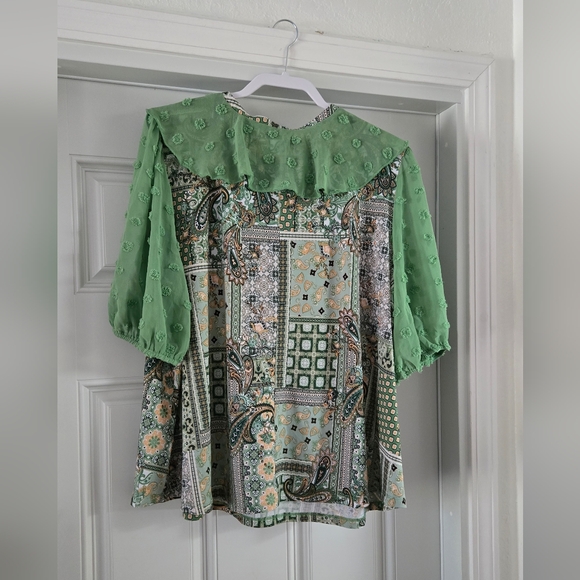 CATO Plus Size Blouse with Sheer Sleeves • Size 22-24 - Picture 4 of 12